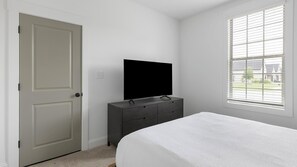 2 bedrooms, desk, iron/ironing board, WiFi