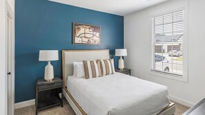 2 bedrooms, desk, iron/ironing board, WiFi - Landing | Chic 2BD, Clubhouse, Gym (Athens)