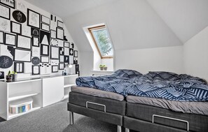 6 bedrooms, travel crib, free WiFi - Pet friendly home in Spøttrup with WiFi (Spøttrup)