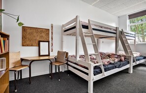 6 habitaciones, cuna de viaje y wifi gratis 