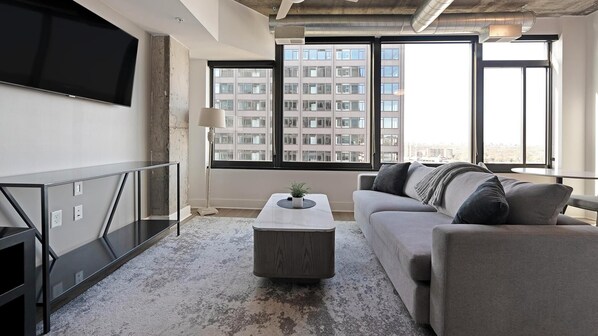 Smart TV - Landing | Amazing 1BD, Game Room, Gym (Arlington)