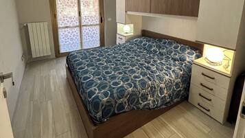 1 chambre, fer et planche à repasser, Wi-Fi gratuit, draps fournis