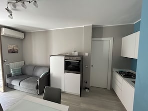 Smart TV - Moderno con Bici Incluse e Terrazzo per Colazioni (Marina di Andora)