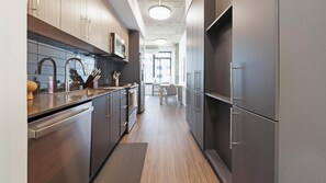 Kühlschrank, Esstisch