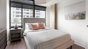 2 bedrooms, desk, iron/ironing board, WiFi
