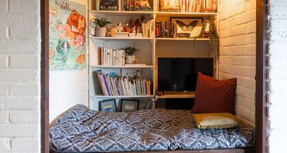 Group Retreat Tucson Foothills Mountain Views Epic