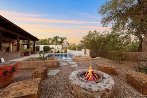 Terrace/patio - Group Retreat Tucson Foothills Mountain Views Epic (Tucson)