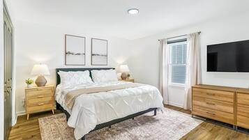 4 slaapkamers, een strijkplank/strijkijzer, wifi, beddengoed