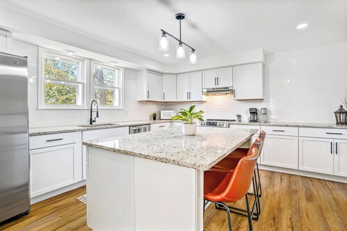 Family Friendly Home in Historic Danville
The Danville Four Kings