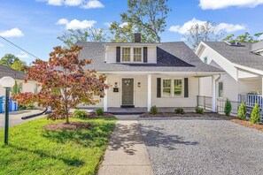 Exterior - Family Friendly Home in Historic Danville
The Danville Four Kings (Danville)