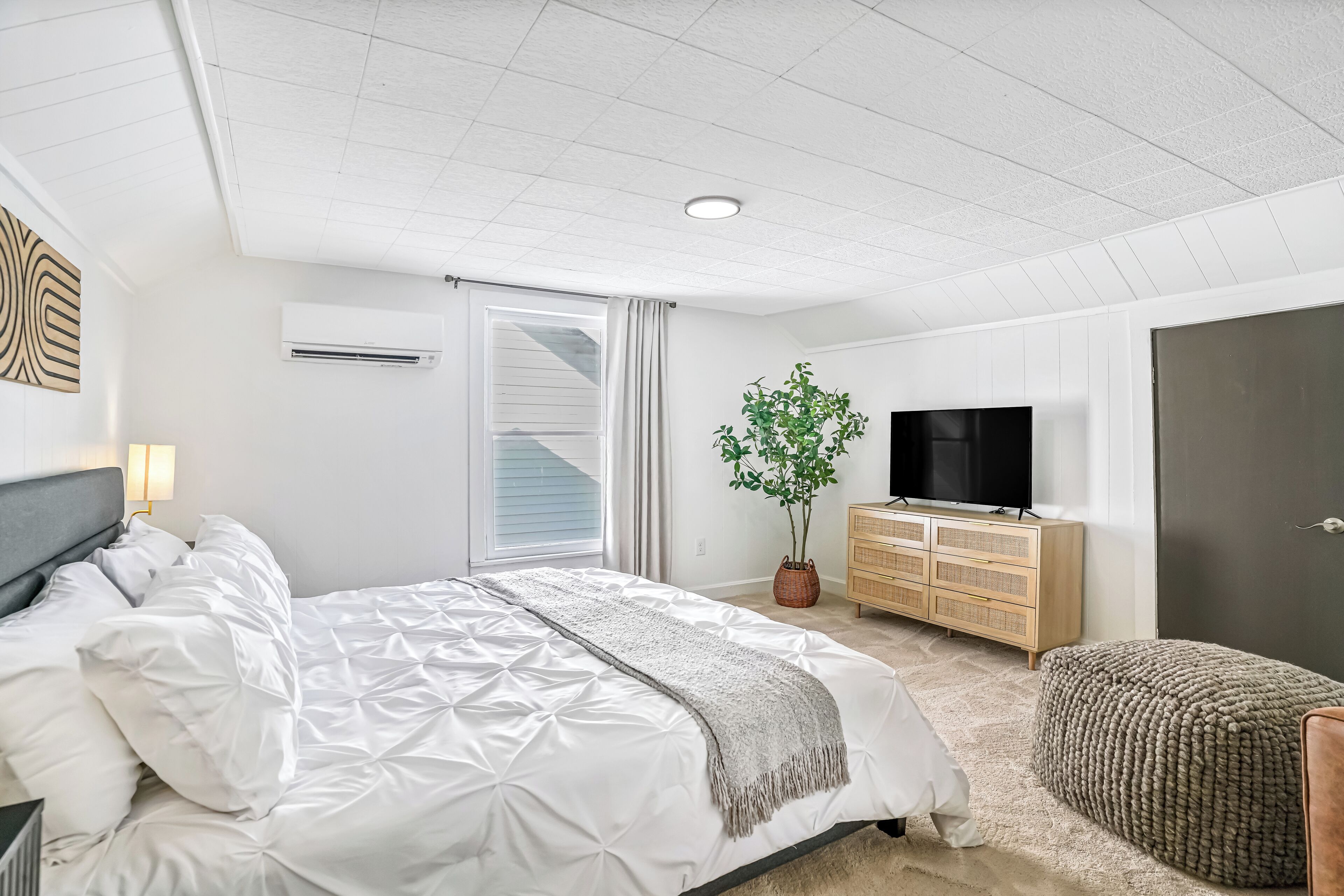 4 soverom, strykejern/-brett, wi-fi og sengetøy