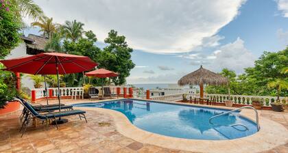 Oceanview Getaway Salt Pool