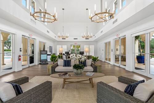 Landing | Beautiful 3BD, Pool