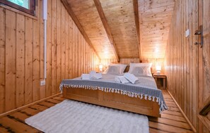 2 habitaciones, tabla de planchar con plancha y cuna de viaje 