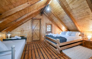 2 habitaciones, tabla de planchar con plancha y cuna de viaje 