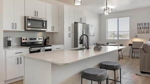 Private kitchen - Landing | Stylish 1BD, Gym, Pool (Casa Grande)