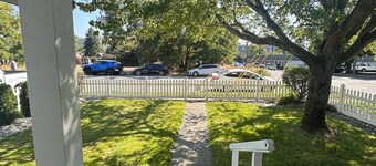 NEW! Lovely 4 Bedroom Garden Cottage Downtown Coeur d'Alene. Walk to everything!