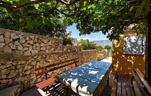 Outdoor dining - Gorgeous apartment in Razanac with WiFi (Razanac)