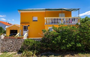 Exterior - Gorgeous apartment in Razanac with WiFi (Razanac)