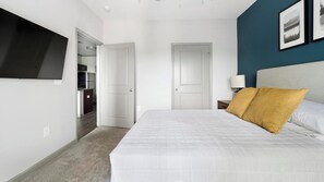 1 bedroom, desk, iron/ironing board, WiFi - Landing | Modern 1BD, Gym, Pool (Nashville)