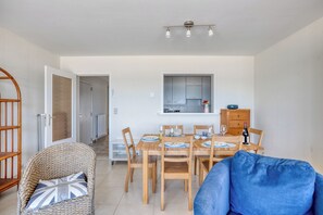 Dining - Melbourne 05.03 + G* (Sint Idesbald)