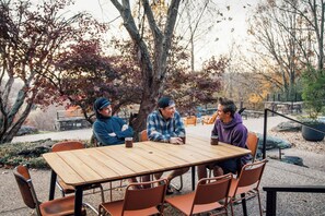 Outdoor dining - Trailside Lodge in the Mountain Biking Capital of the World (Bella Vista)
