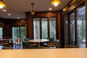 Dining - Trailside Lodge in the Mountain Biking Capital of the World (Bella Vista)