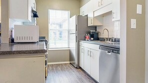 Refrigerador y comedor