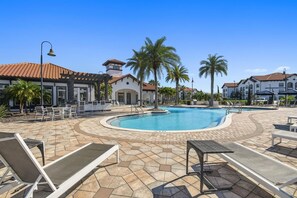 Pool - Landing | Stunning 2BD, Pool, Courtyard (Melbourne)