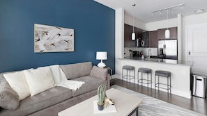 Smart TV - Landing | Modern 1BD, Yoga Studio, Gym (Dallas)