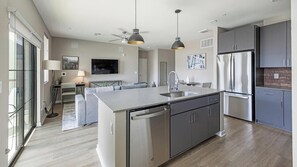 Interior - Landing | Stylish 2BD, Yoga Studio, Rooftop Lounge (Phoenix)