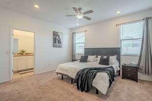 3 bedrooms, iron/ironing board, WiFi, bed sheets