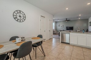 Dining - Valencia Crossings (Tucson)
