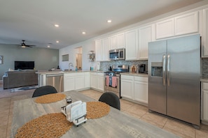 Private kitchen - Valencia Crossings (Tucson)