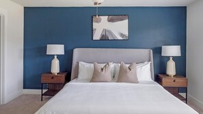 3 Schlafzimmer, Schreibtisch, Bügeleisen/Bügelbrett, WLAN