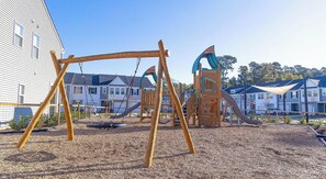 Children’s area - Landing | Spectacular 3BD, Yoga Studio, Gym (Summerville)