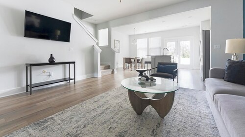 Landing | Modern 3BD, Gym, Yoga Studio