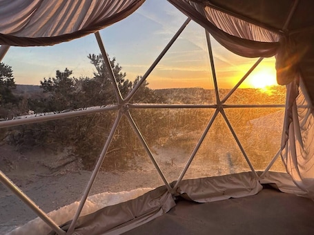 内装. Geodesic Dome with a View