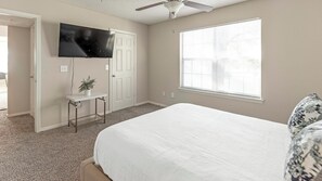 1 bedroom, desk, iron/ironing board, WiFi