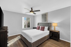 1 bedroom, desk, iron/ironing board, WiFi