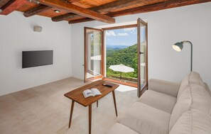 Smart TV - Nice home in Oprtalj with house a panoramic view (Oprtalj)