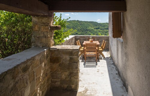 2 bedroom beautiful home in Oprtalj