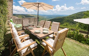 Outdoor dining - Nice home in Oprtalj with house a panoramic view (Oprtalj)