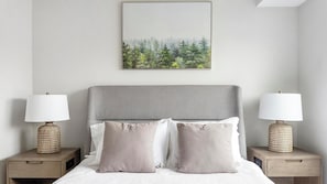 2 bedrooms, desk, iron/ironing board, WiFi