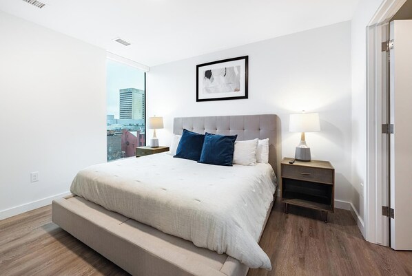 1 habitación, escritorio, tabla de planchar con plancha y wifi 