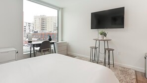 Schreibtisch, Bügeleisen/Bügelbrett, WLAN, Bettwäsche