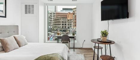 デスク、アイロン / アイロン台、WiFi、ベッドシーツ