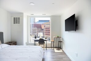 Desk, iron/ironing board, WiFi, bed sheets