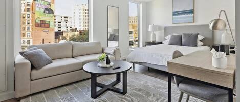 Desk, iron/ironing board, WiFi, bed sheets