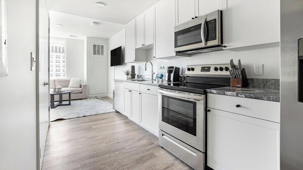 Kühlschrank, Esstisch